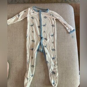 KyteBaby Blue Jurassic Snap footie never worn 6-12M
